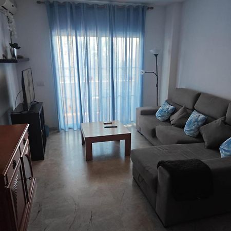 Central 2-Bed Apartment In Estepona Port Exterior foto